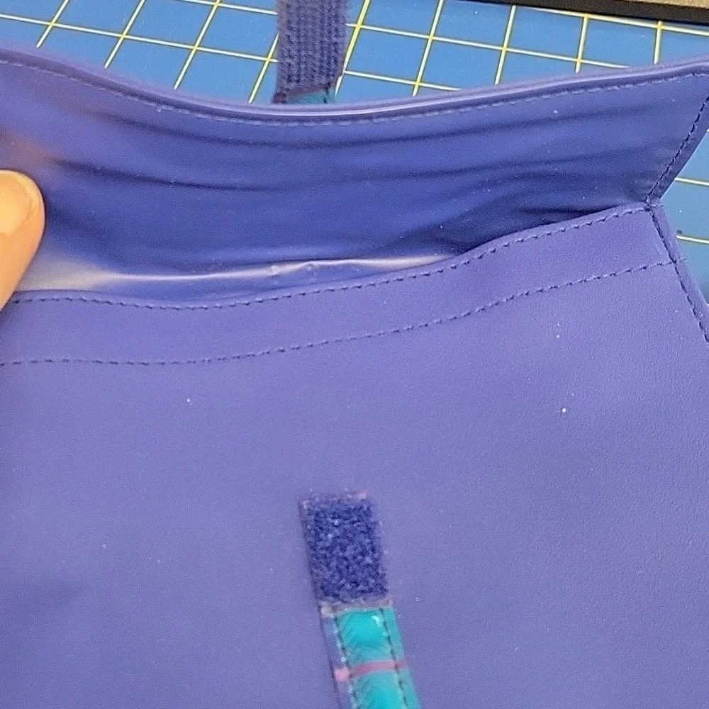 Estee Lauder Blue Purple Velcro Clousure 7